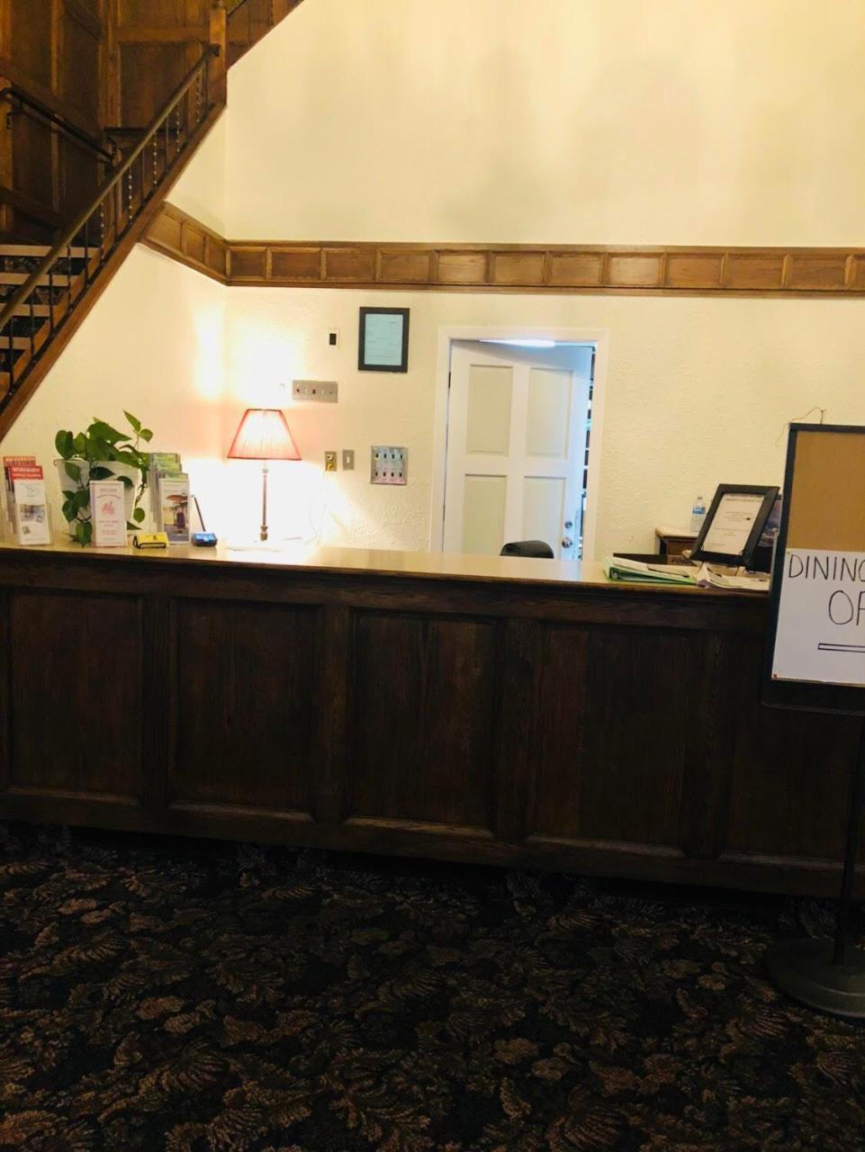 Merritt Desert Inn Extérieur photo