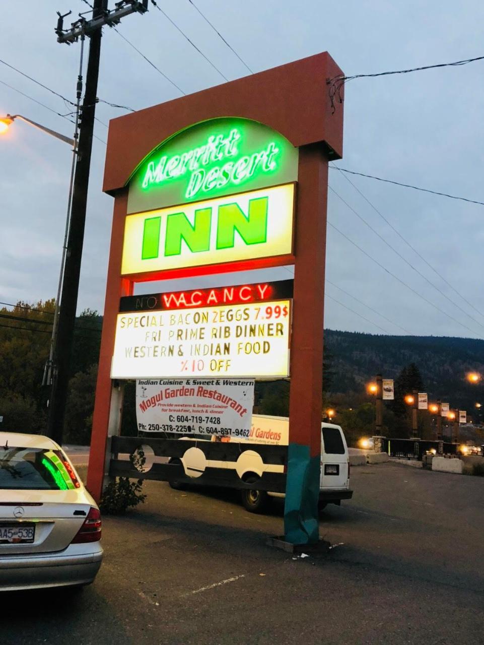 Merritt Desert Inn Extérieur photo