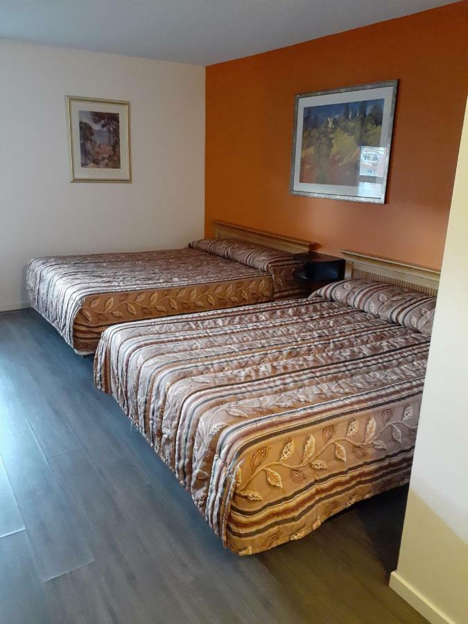 Merritt Desert Inn Extérieur photo